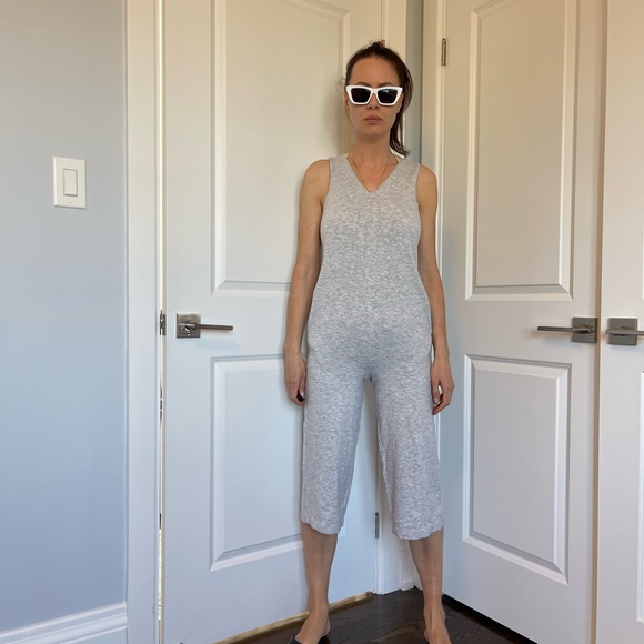 Soft one piece grey jumpsuit - Picture 5 of 8